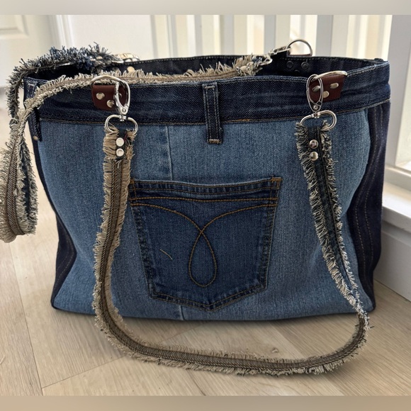 Denim bag Embroidered Floral Patchwork Denim Shoulder Bag-Upcycled Handmade Tote - Picture 4 of 7